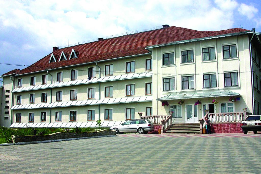 Готель «Карпатські Зорі»