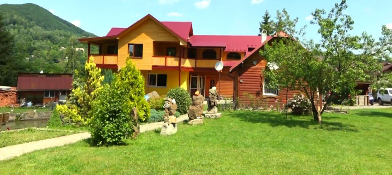 Садиба «У пані Галини»
